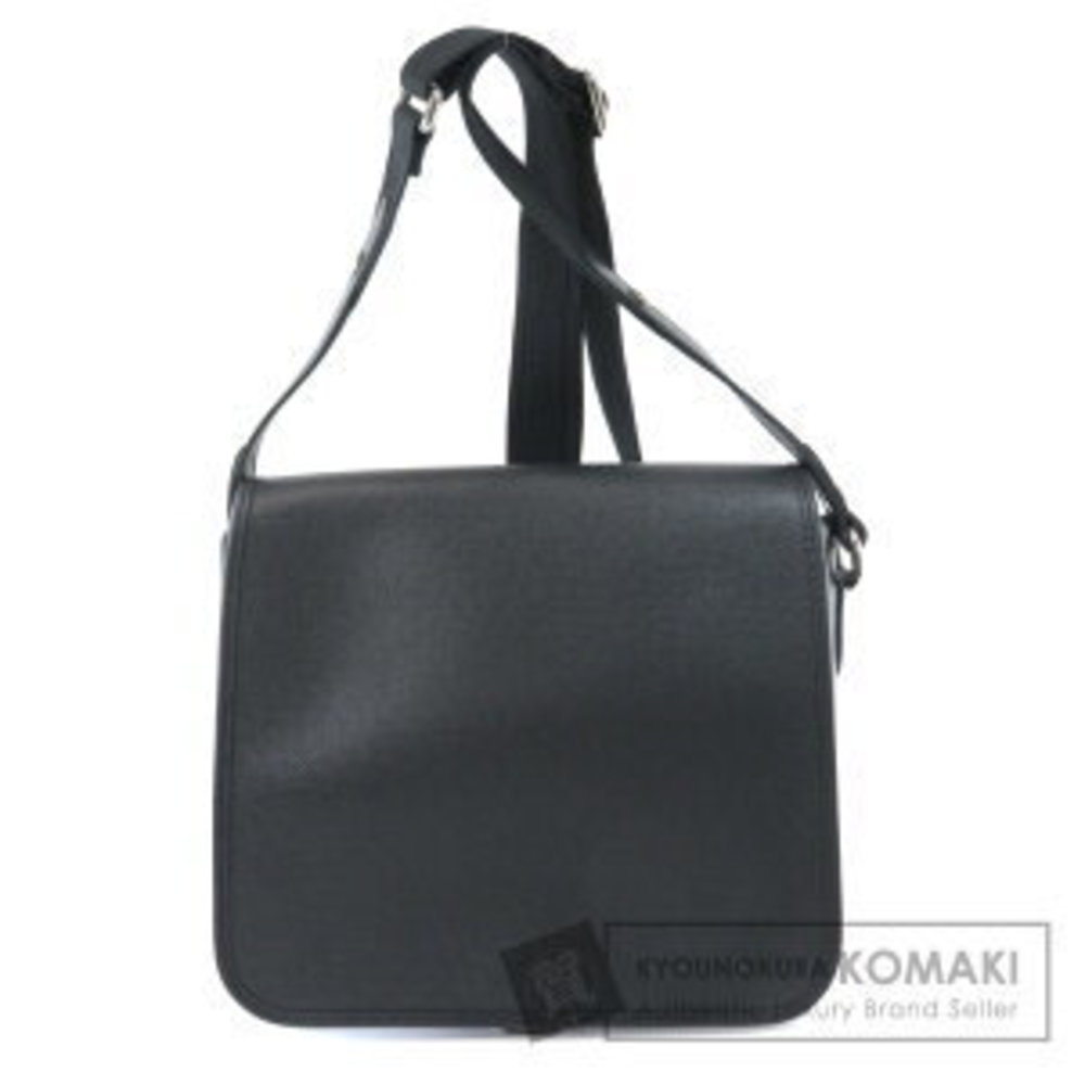 Louis Vuitton rei Taiga Shoulder Bag